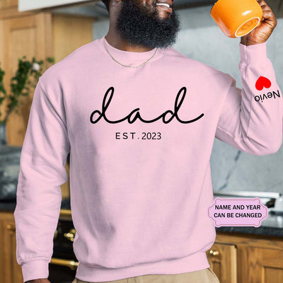Men's Father's Day Gift Personalized Dad Or Grandpa Est Sweatshirt With Child's Name On Sleeve