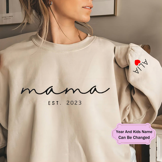 Women‘s Mother's Day Gift Personalized Mama Or Grandma Est Sweatshirt With Child's Name On Sleeve