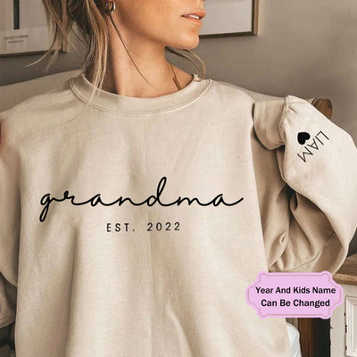 Women‘s Mother's Day Gift Personalized Grandma Or Mama Est Sweatshirt With Child's Name On Sleeve